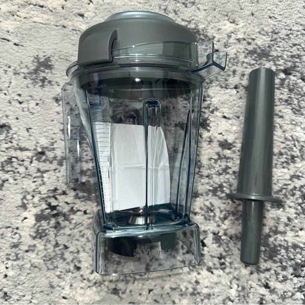 NEW VITAMIX 48 Oz Blender Container + Tamper - Picture 8 of 16